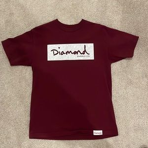 Men’s Medium burgundy Diamond Shirt!